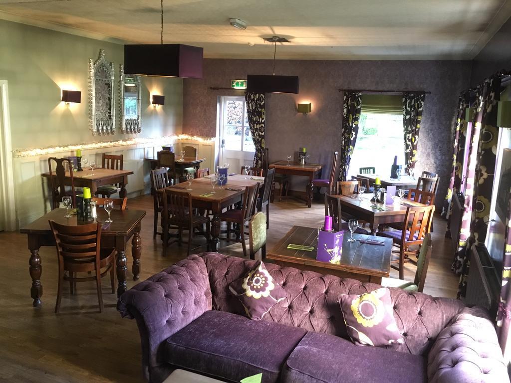 Alston House Hotel ภายนอก รูปภาพ