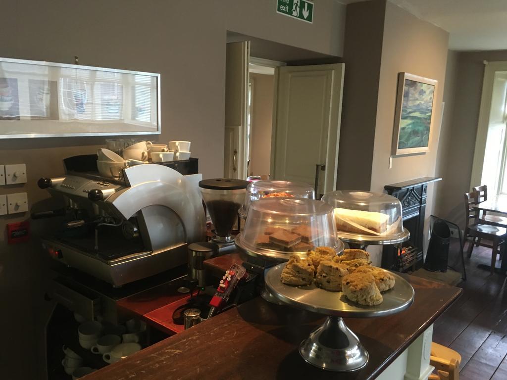 Alston House Hotel ภายนอก รูปภาพ