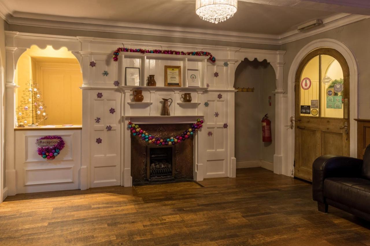 Alston House Hotel ภายนอก รูปภาพ